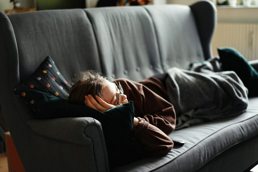 Tips Tambahan untuk Merawat Sofa