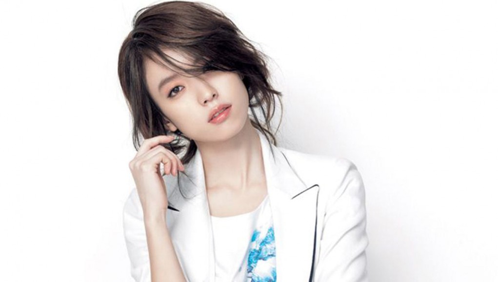 Han-Hyo-Joo-white-coat