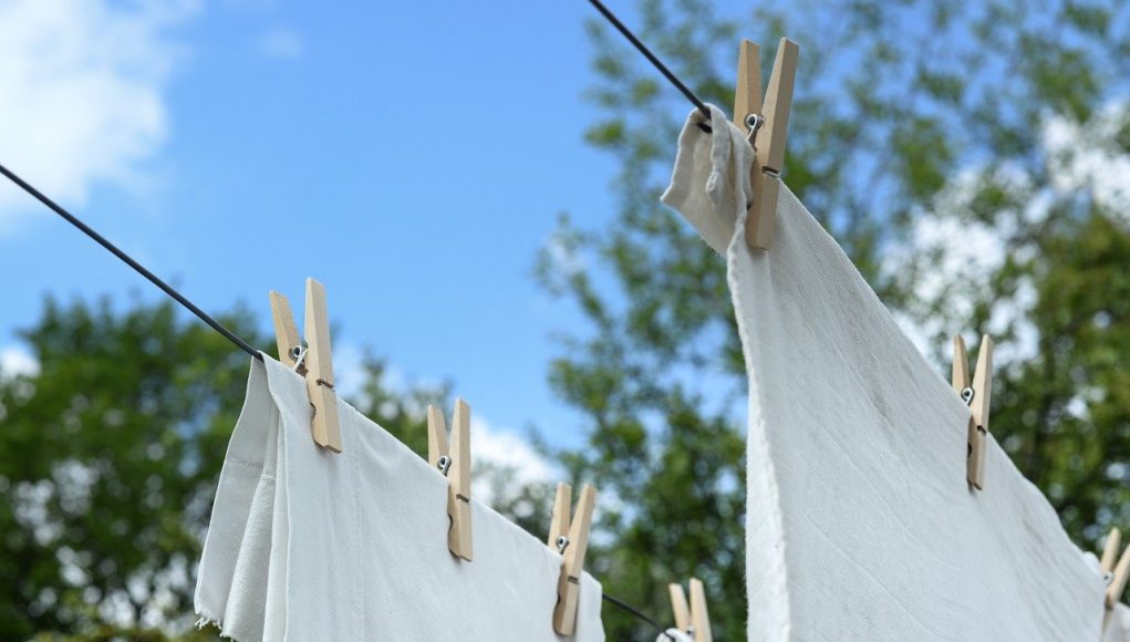 mencuci baju mencuci baju