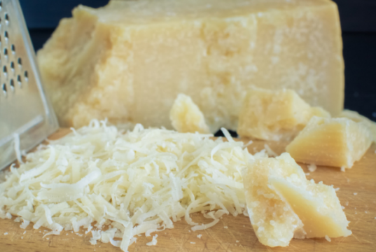 Cara Pakai Keju Parmesan yang Benar untuk Hidangan Lebih Nikmat keju permesan