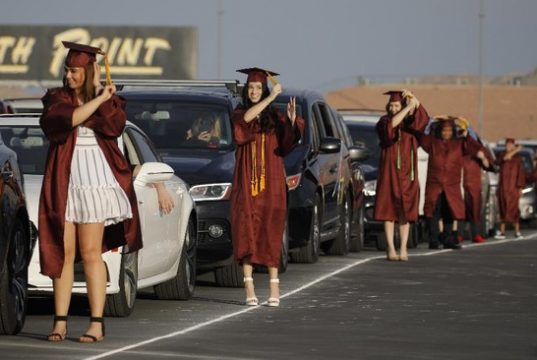 Tips Make Up Wisuda yang Mudah dan Sederhana wisuda drive thru