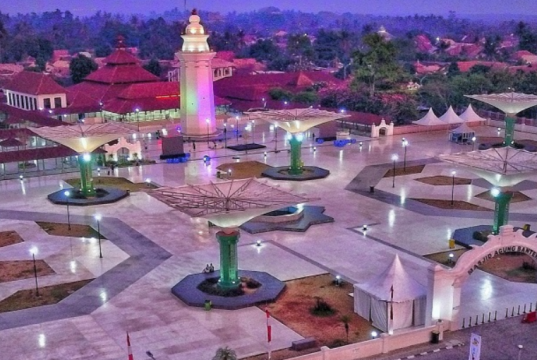 Deretan Masjid dengan Arsitektur Unik yang Ada di Indonesia
