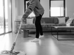 6 Tips Belanja Cairan Pembersih Lantai Lebih Murah dan Hemat Tips Belanja Cairan Pembersih Lantai