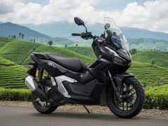 Teknik Berkendara Ketika Touring Jarak Jauh: Aman, Nyaman, dan Tetap Bertenaga motor adv